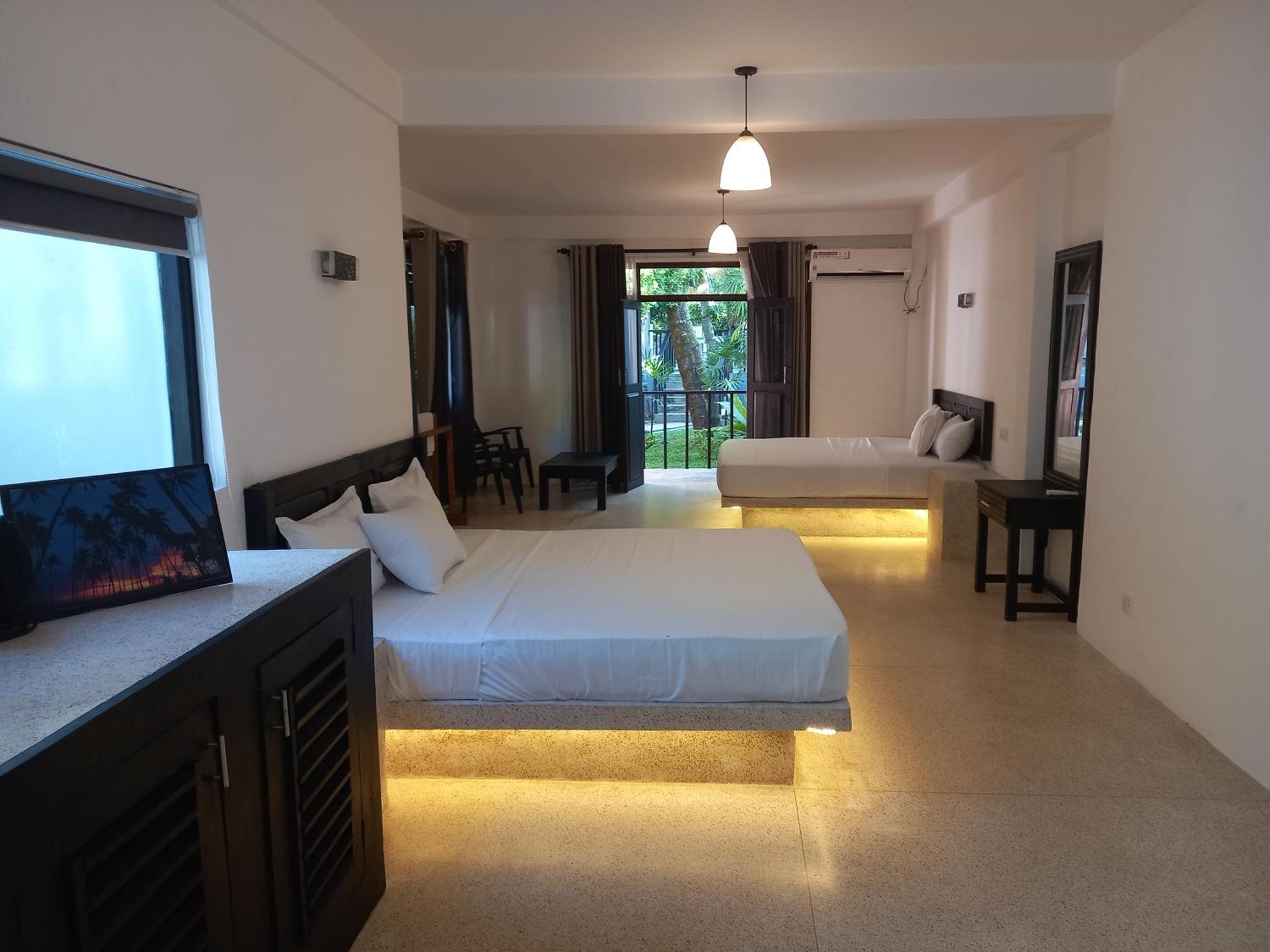 Villa Tangalle Lagoon Exteriör bild